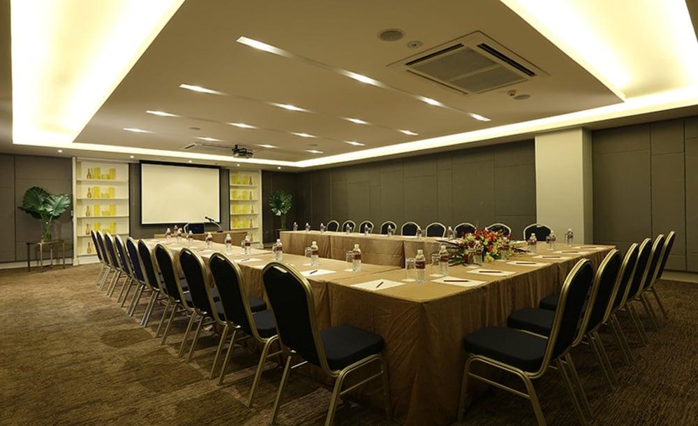 Bangna Pride Hotel & Residence Bangkok Exterior foto